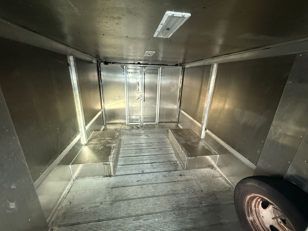 2017 Ford Econoline Image 16