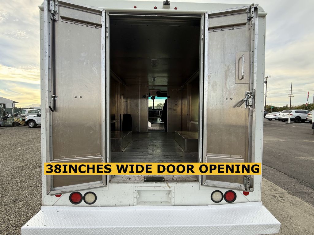 2017 Ford Econoline Image 17