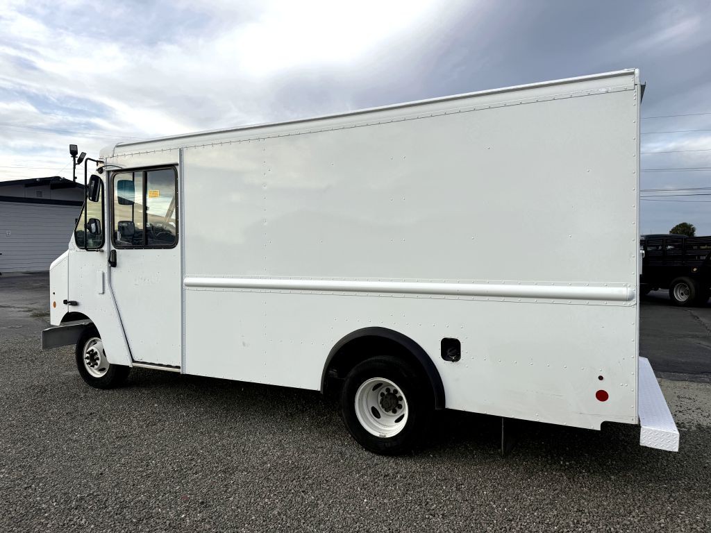 2017 Ford Econoline Image 9