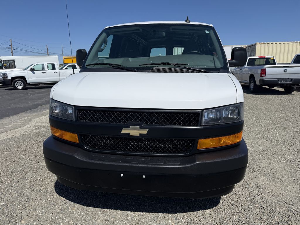 2018 Chevrolet Express Image 3