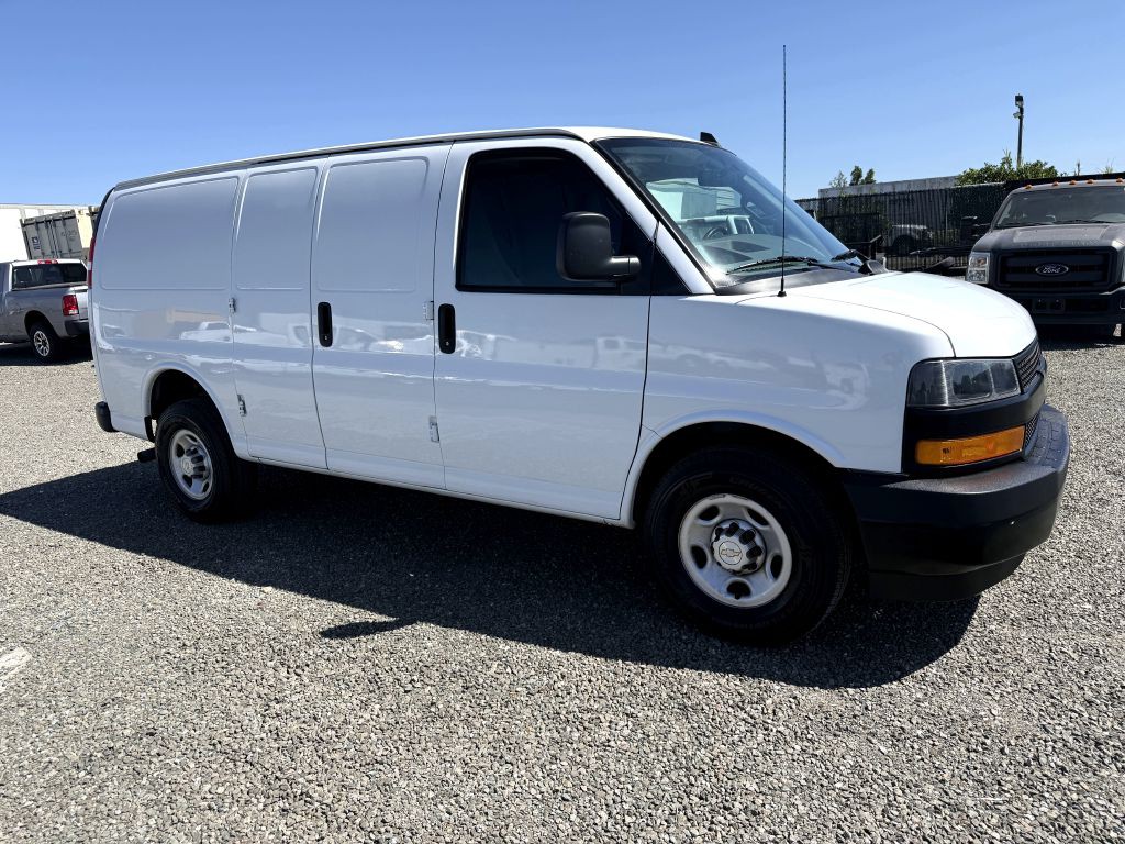 2018 Chevrolet Express Image 4
