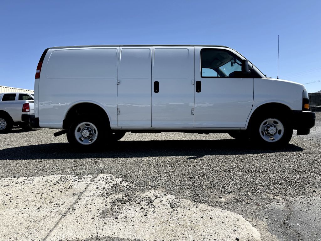 2018 Chevrolet Express Image 5