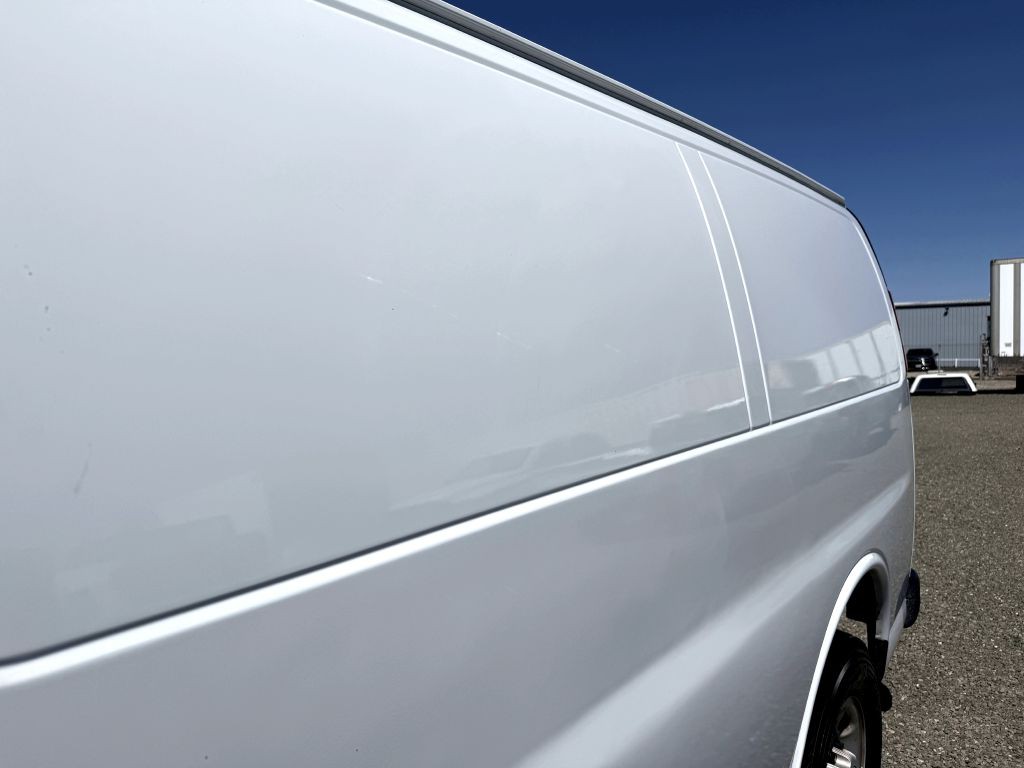 2018 Chevrolet Express Image 11