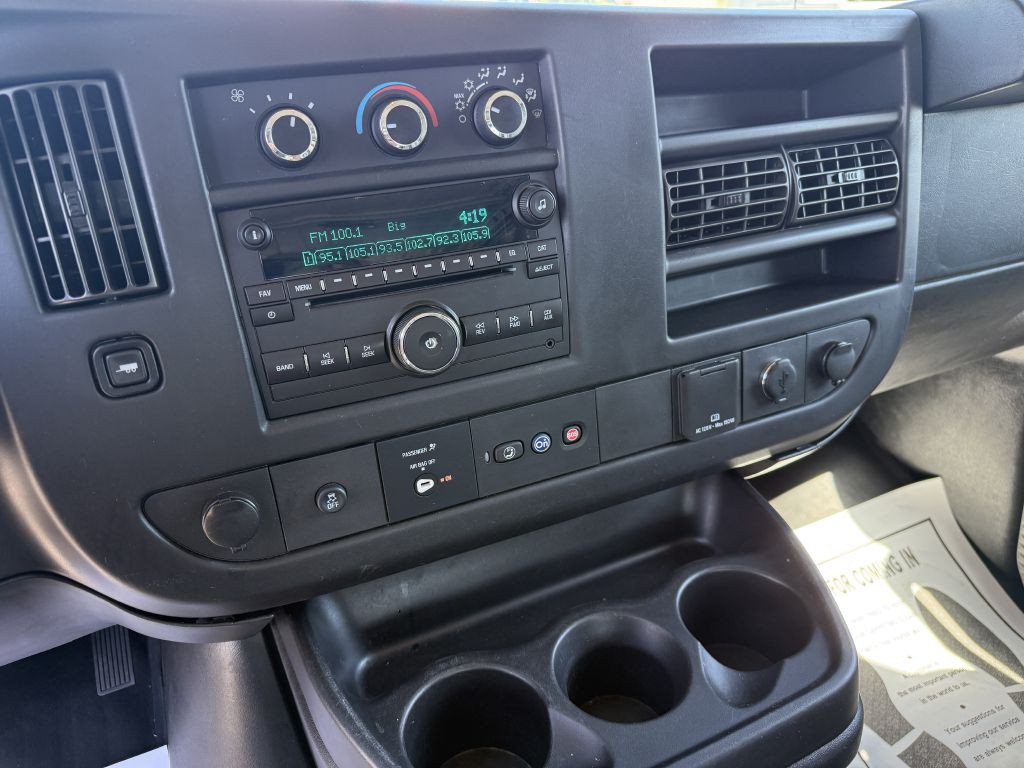 2018 Chevrolet Express Image 16