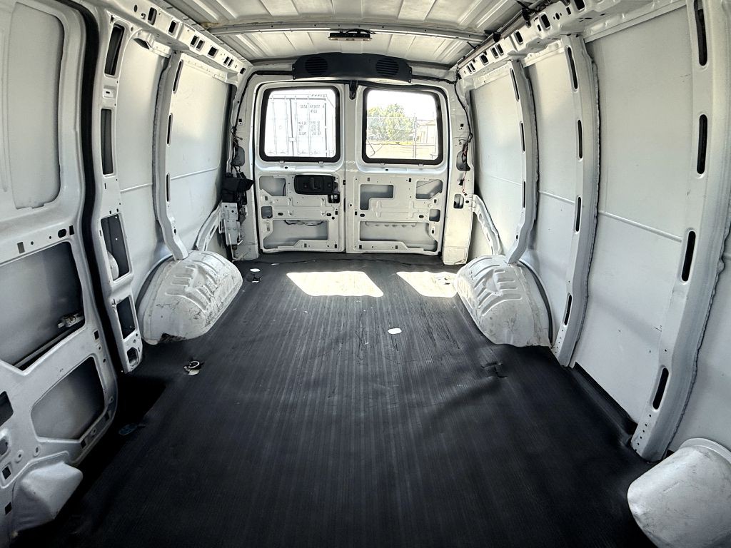 2018 Chevrolet Express Image 17
