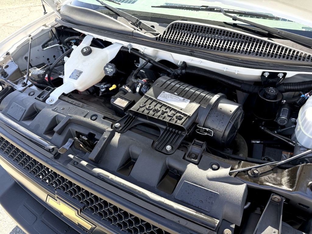 2018 Chevrolet Express Image 21