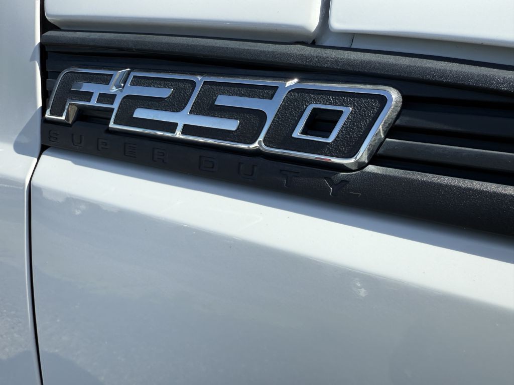 2015 Ford F-250 Image 16