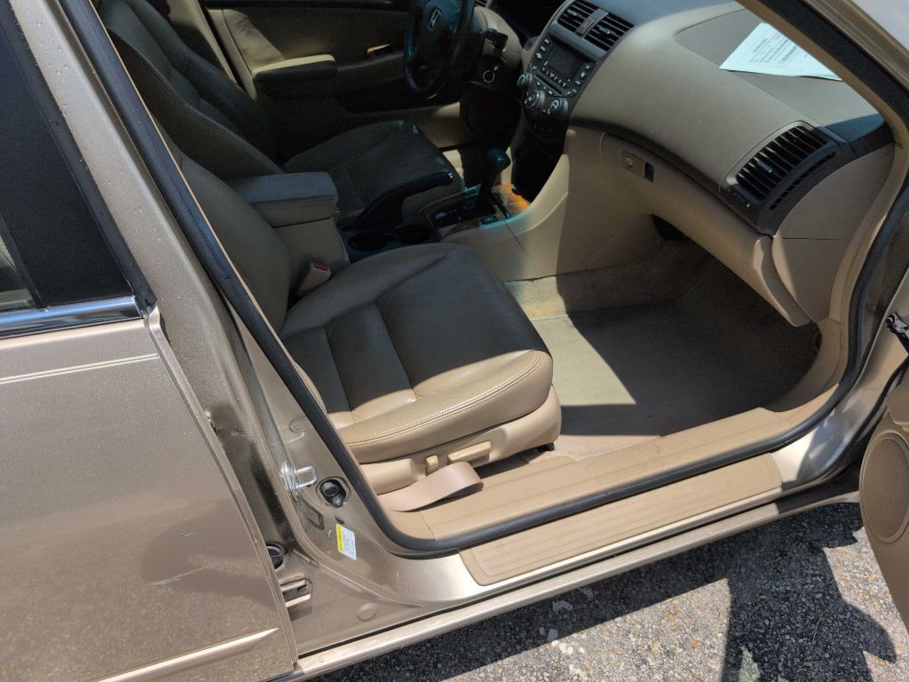 2003 Honda Accord Image 2