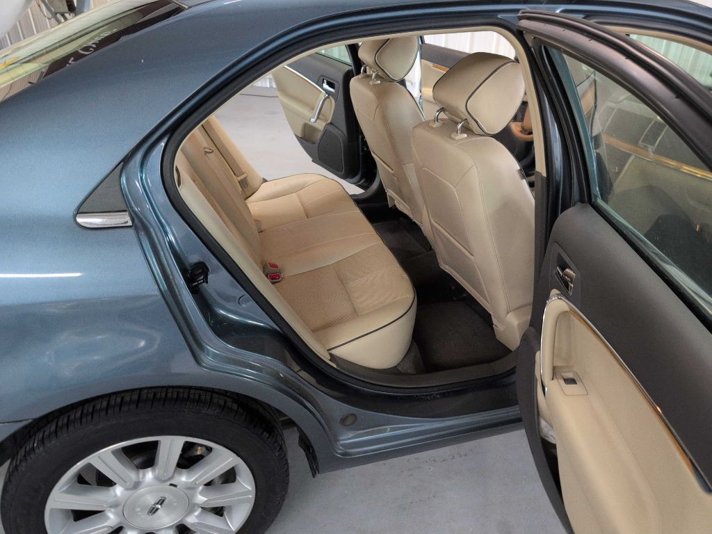 2011 Lincoln MKZ Image 7