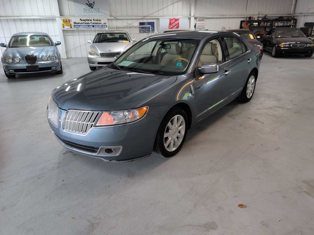 2011 Lincoln MKZ Image 2