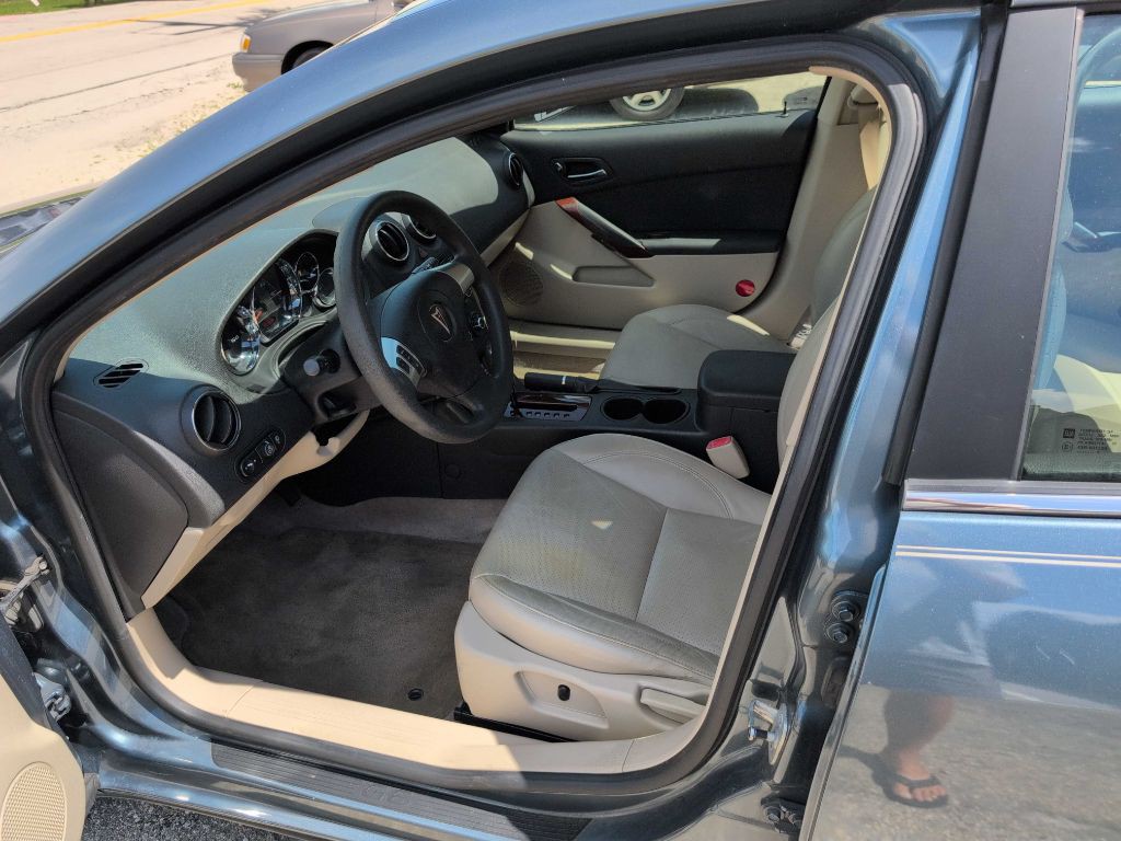 2006 Pontiac G6 Image 2