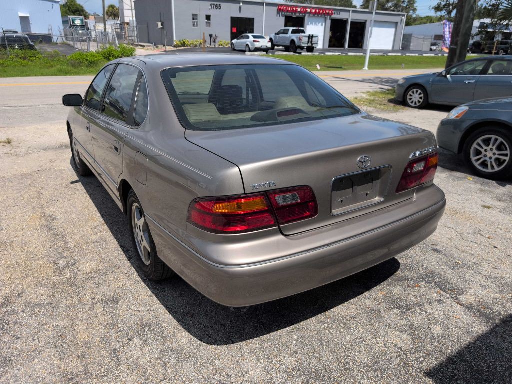 1999 Toyota Avalon Image 2