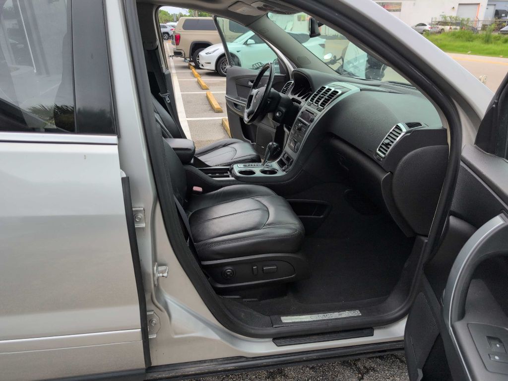 2007 GMC Acadia Image 8