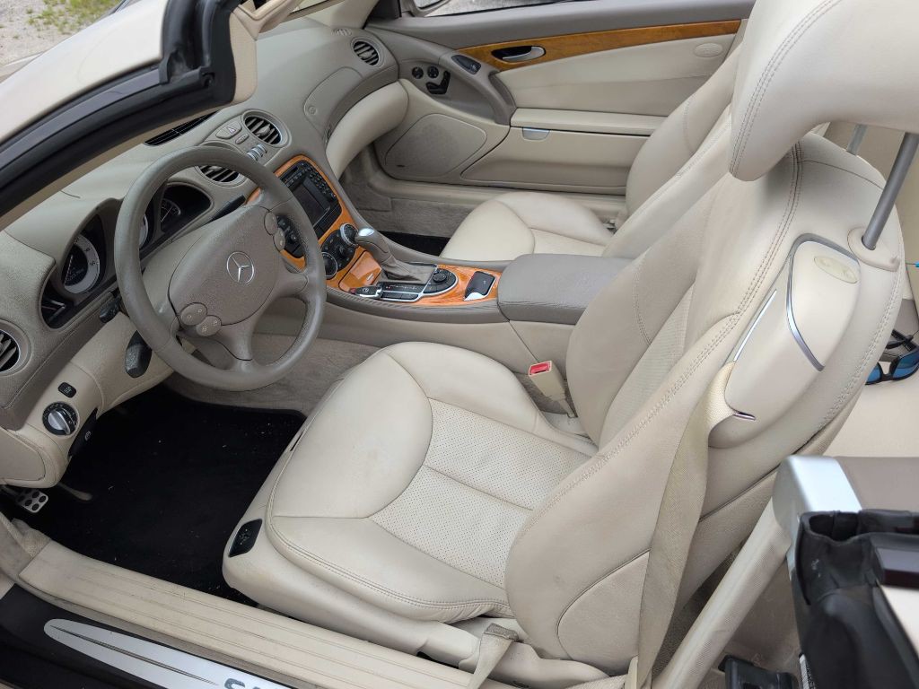 2003 Mercedes-Benz SL-Class Image 7