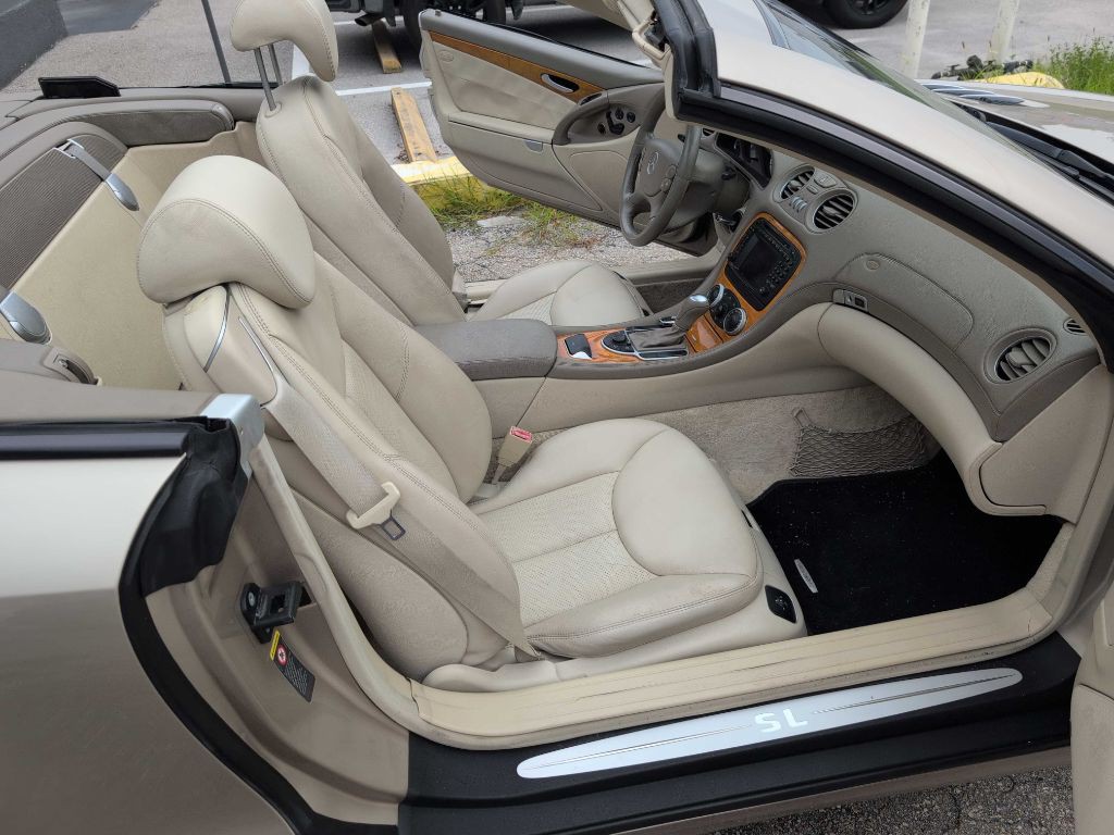 2003 Mercedes-Benz SL-Class Image 8