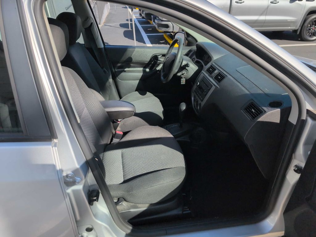 2007 Ford Focus Image 7