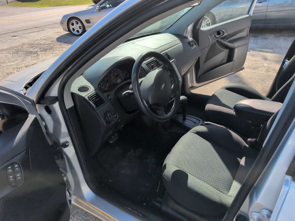 2007 Ford Focus Image 8