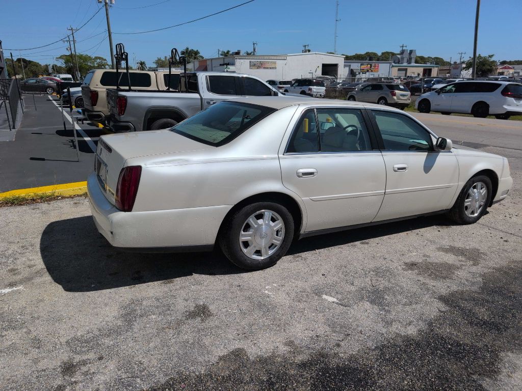 2003 Cadillac DeVille Image 3