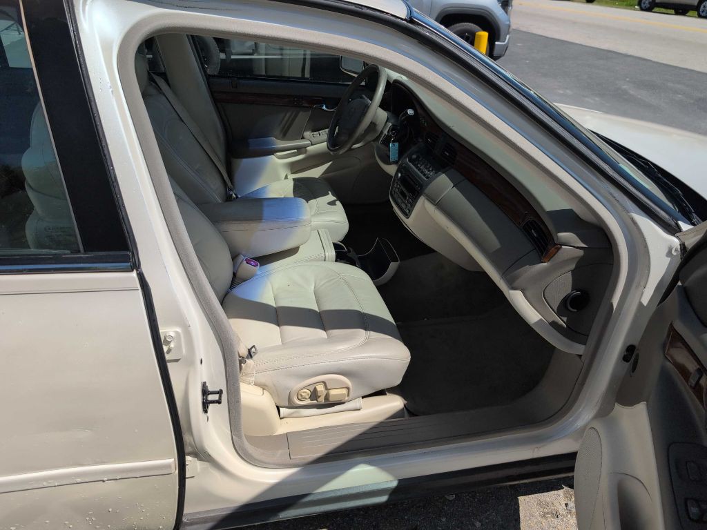 2003 Cadillac DeVille Image 4