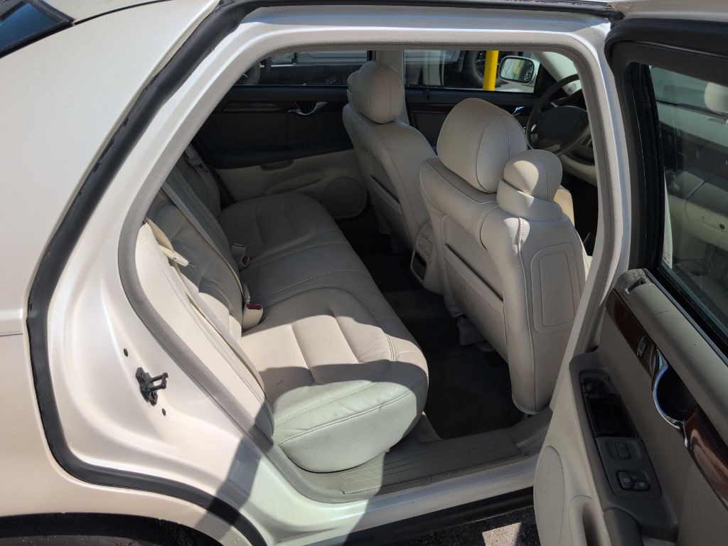 2003 Cadillac DeVille Image 6