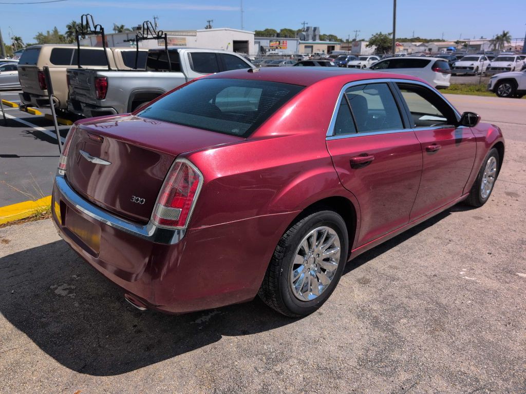 2014 Chrysler 300 Image 1