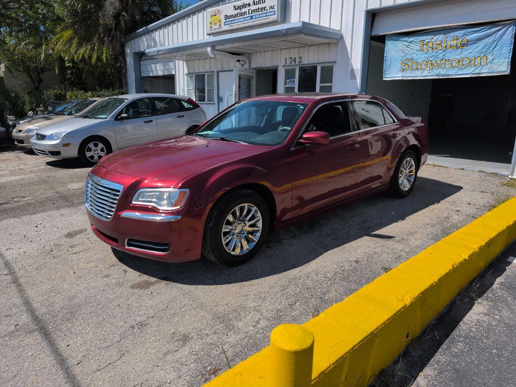 2014 Chrysler 300 Image 3