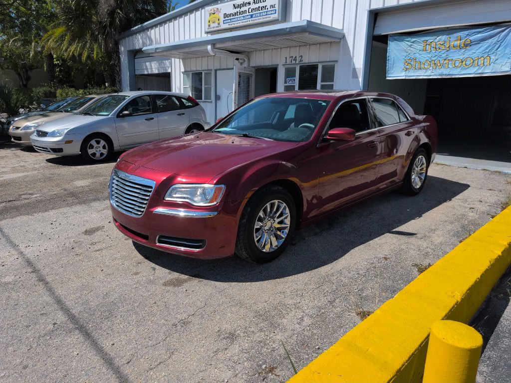 2014 Chrysler 300 Image 4