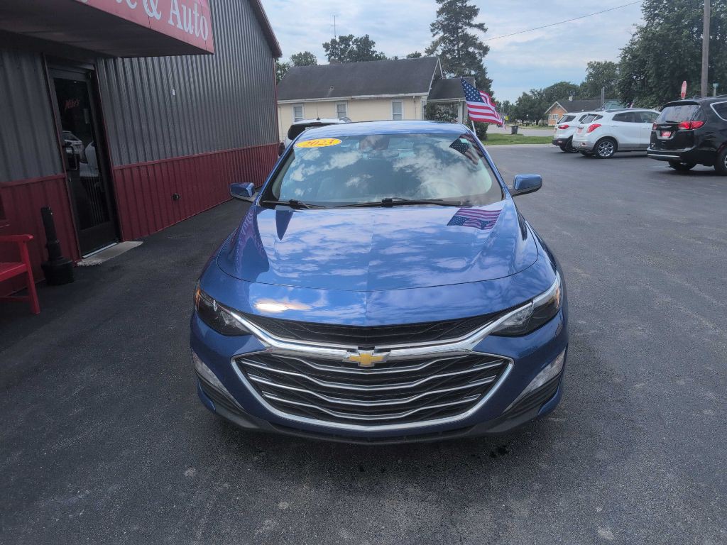 2023 Chevrolet Malibu Image 2