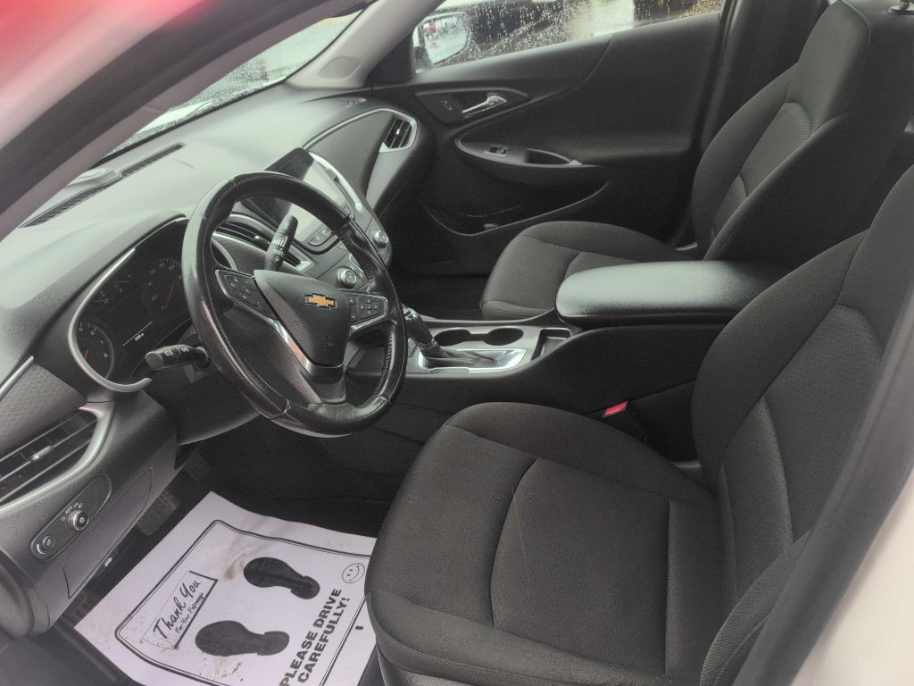 2020 Chevrolet Malibu Image 2