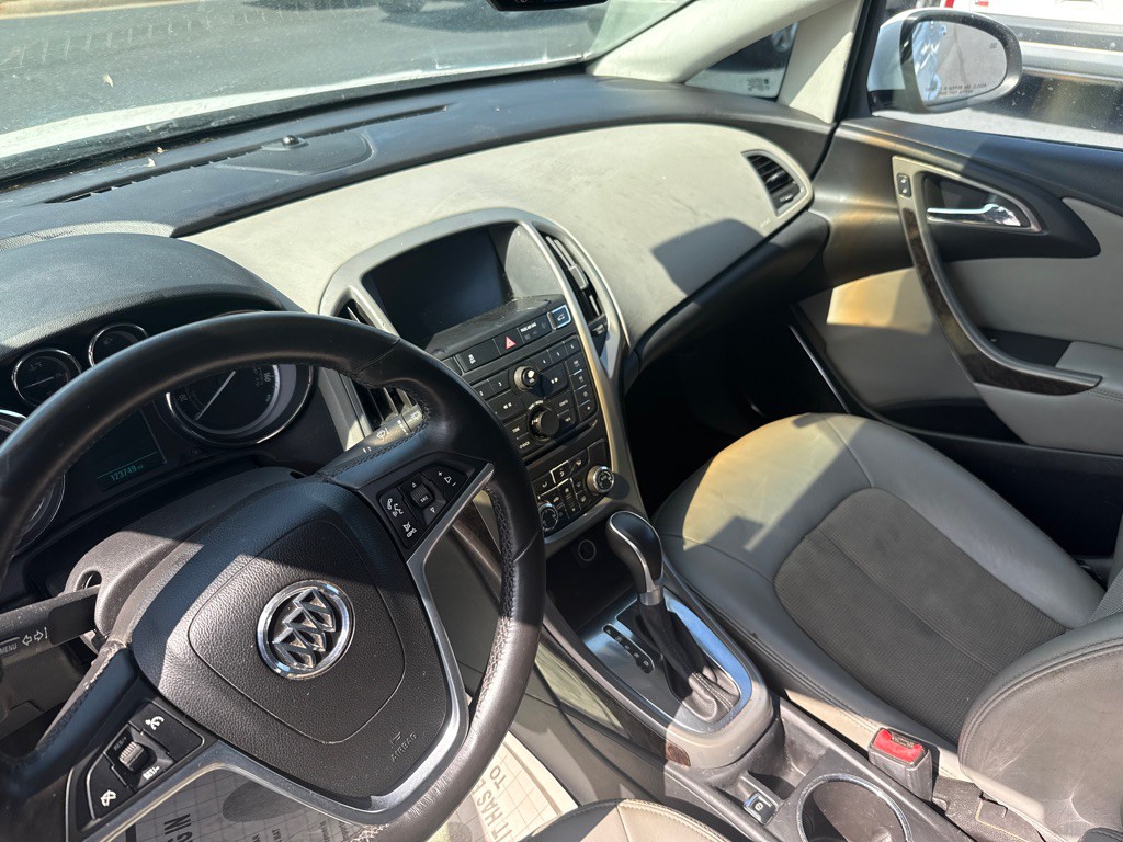2012 Buick Verano Image 10