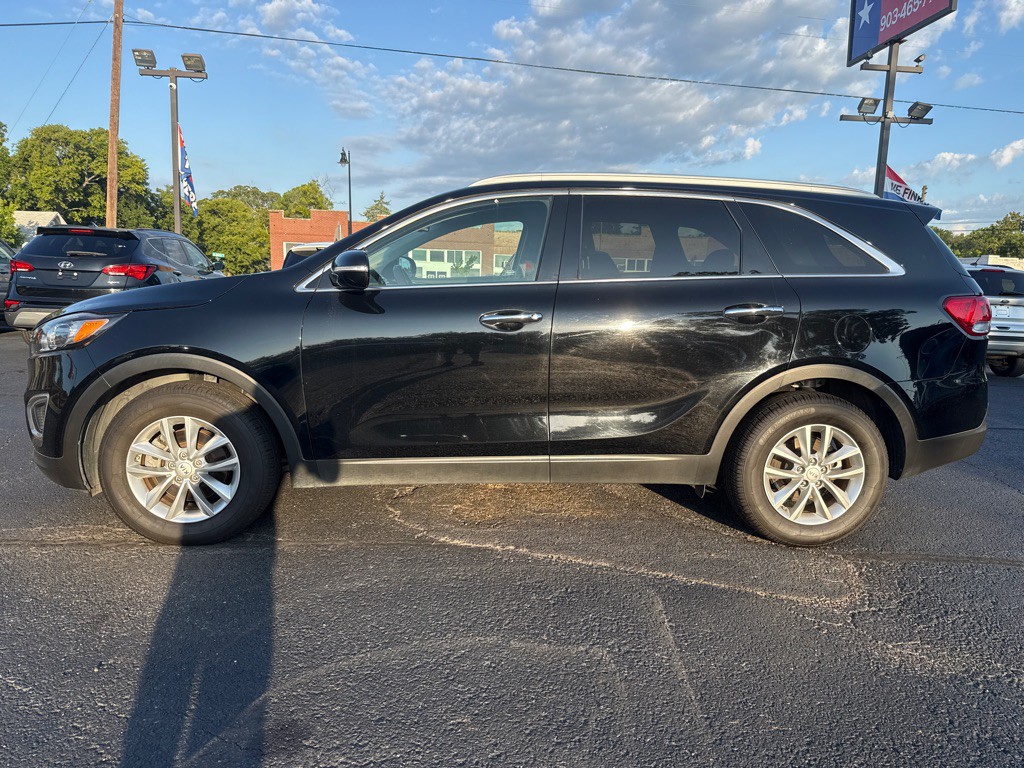 2018 Kia Sorento Image 2