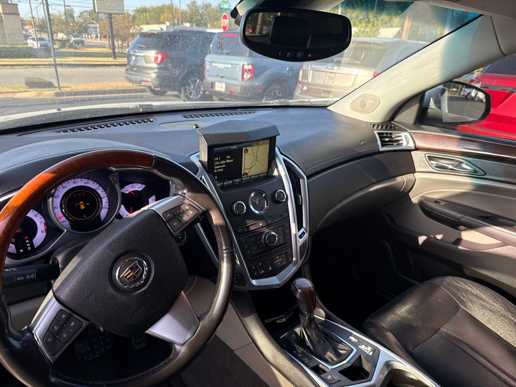 2010 Cadillac SRX Image 10