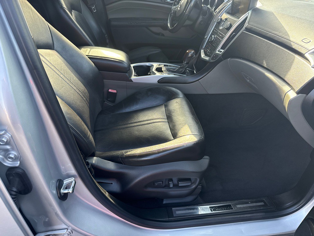 2010 Cadillac SRX Image 13