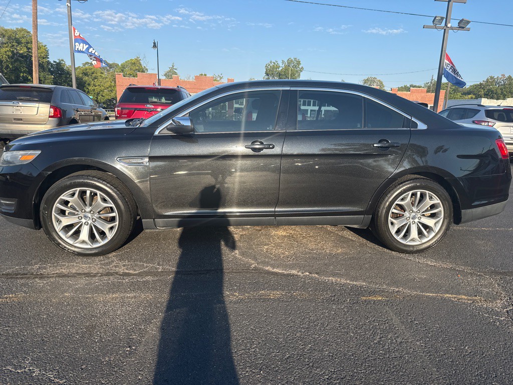 2015 Ford Taurus Image 2