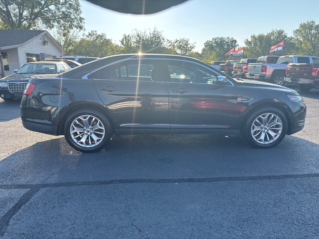 2015 Ford Taurus Image 6