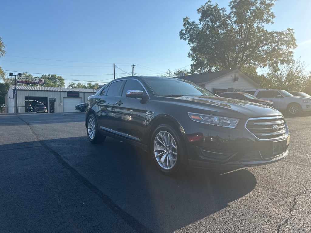 2015 Ford Taurus Image 7