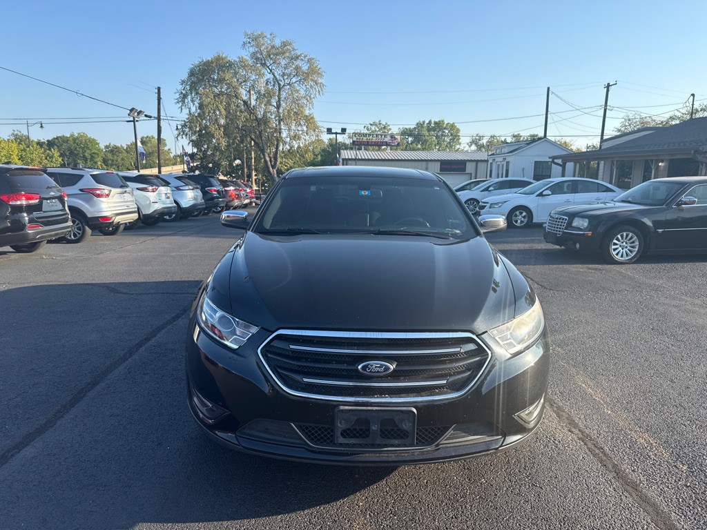 2015 Ford Taurus Image 8