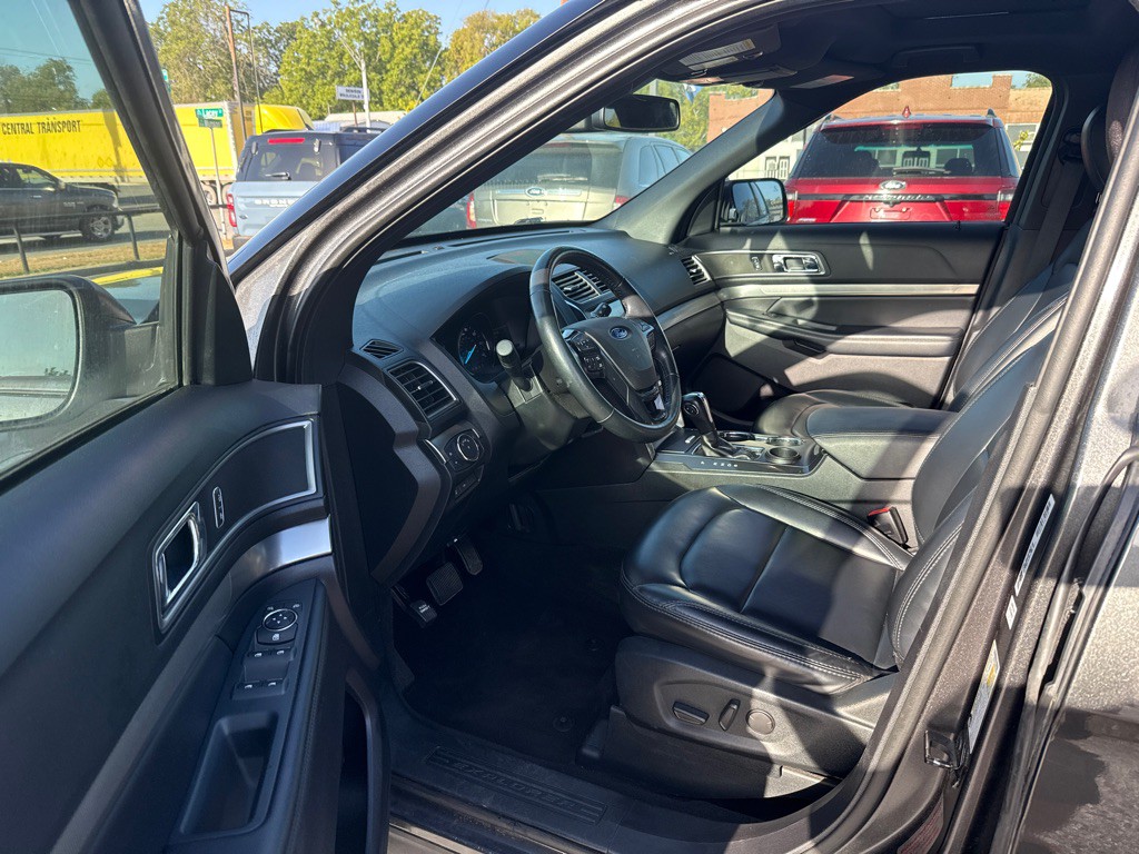 2019 Ford Explorer Image 9
