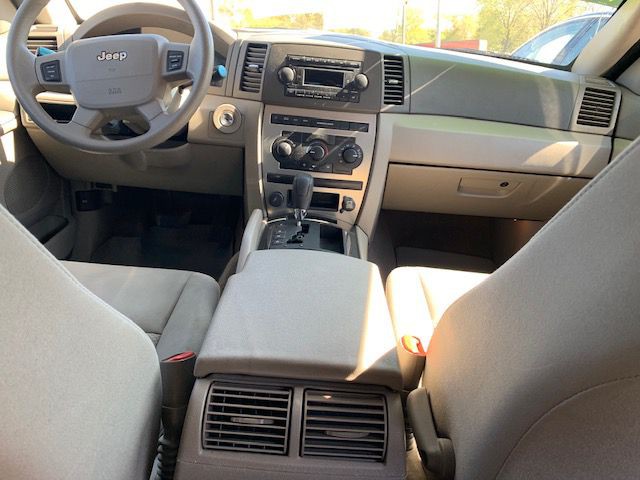 2005 Jeep Grand Cherokee Image 6