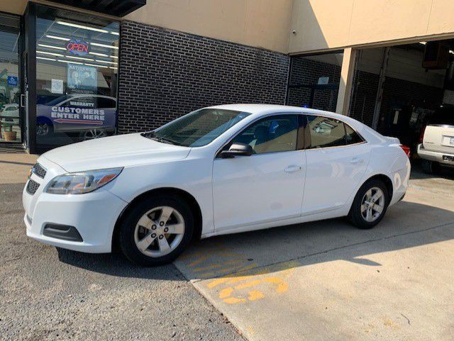 2013 Chevrolet Malibu Image 1