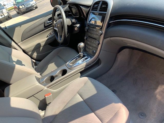 2013 Chevrolet Malibu Image 12