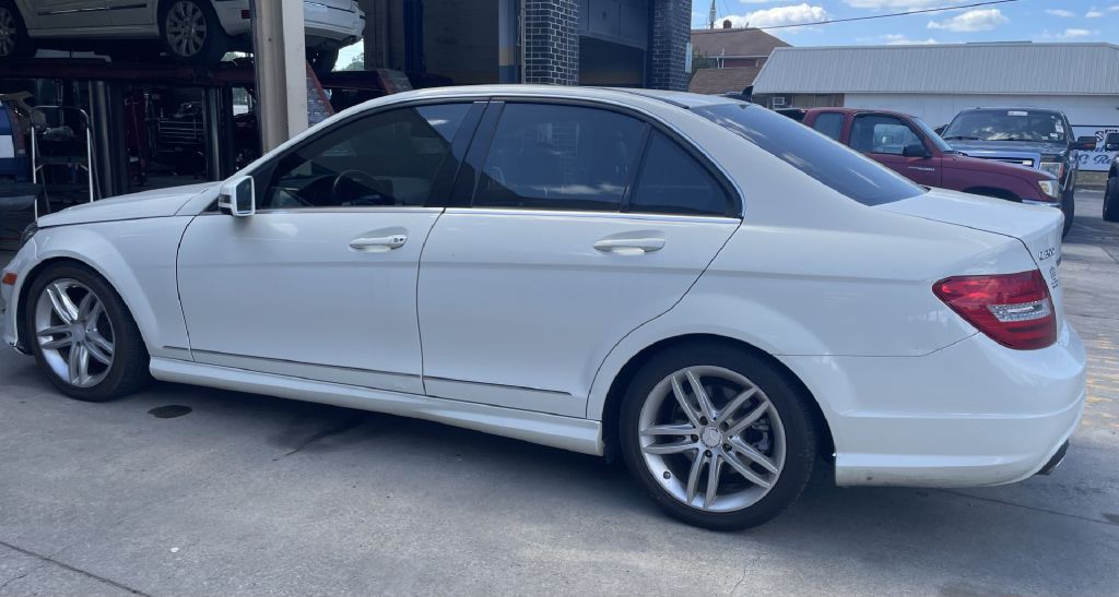 2012 Mercedes-Benz C-Class Image 4