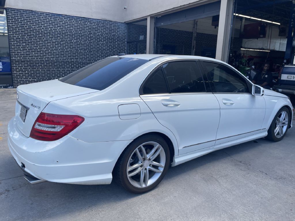 2012 Mercedes-Benz C-Class Image 6