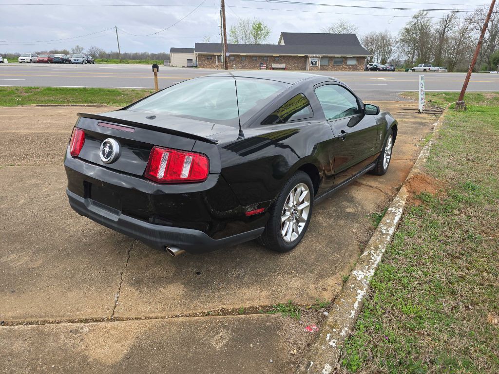 2010 Ford Mustang Image 2