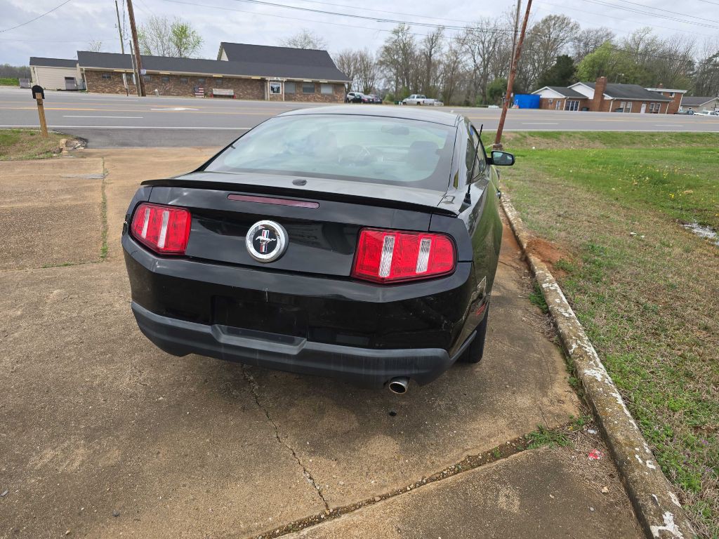 2010 Ford Mustang Image 3