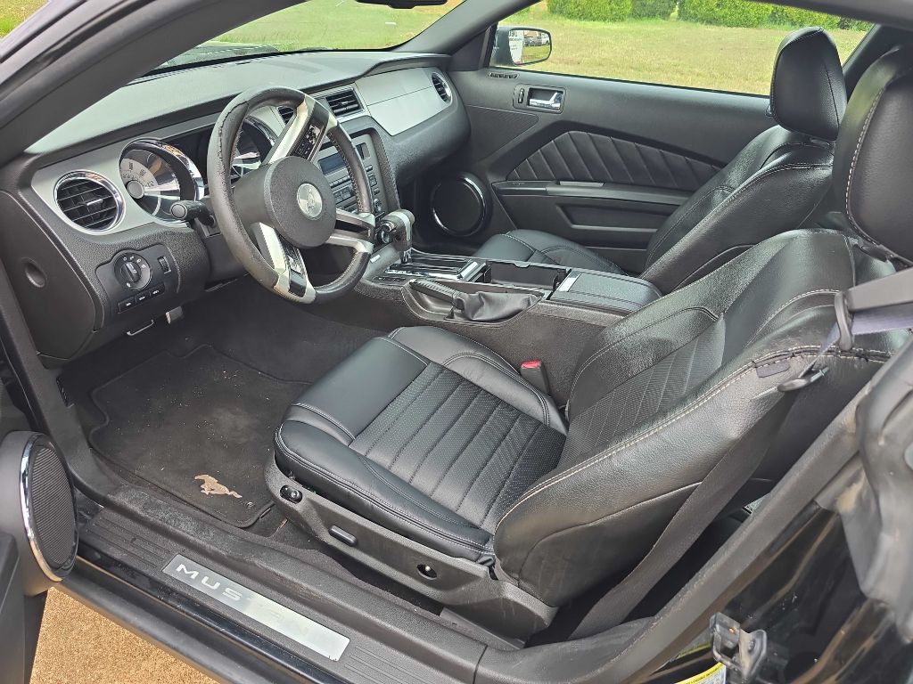 2010 Ford Mustang Image 7