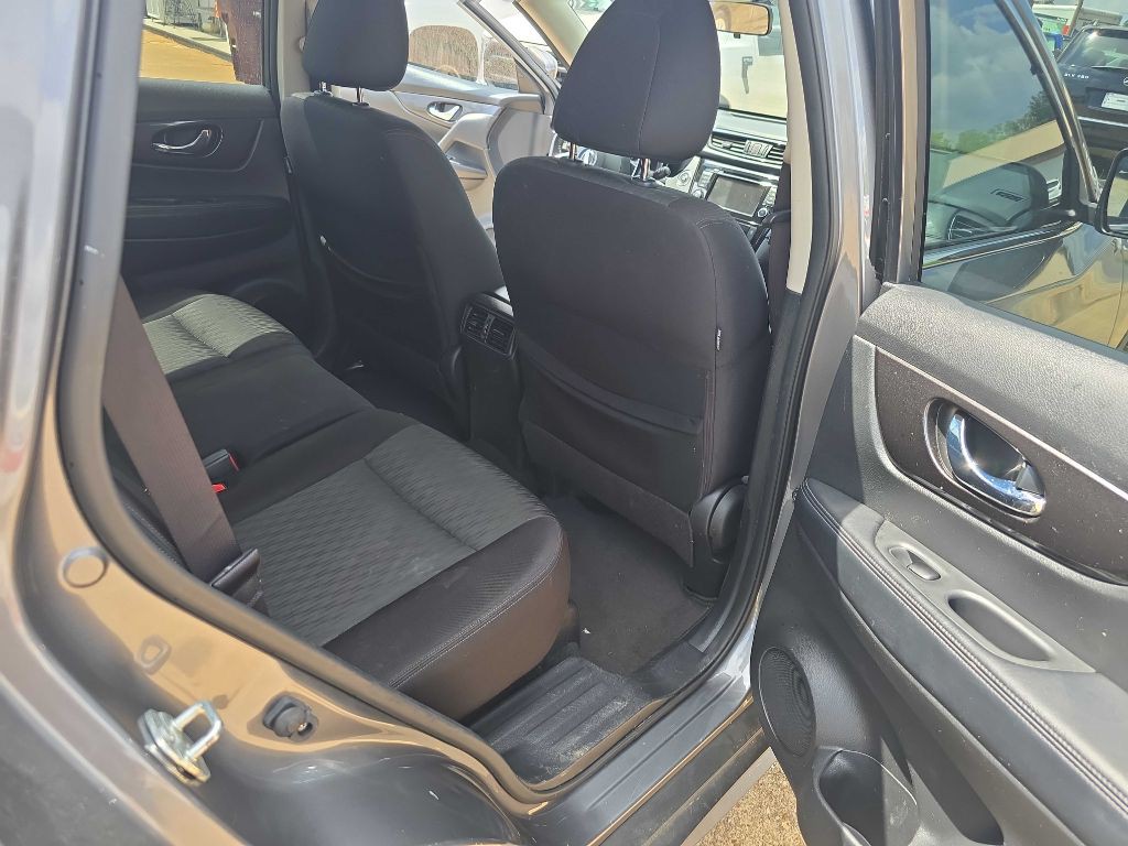 2018 Nissan Rogue Image 10