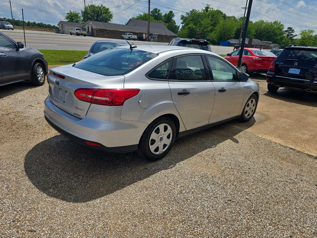 2016 Ford Focus Image 2
