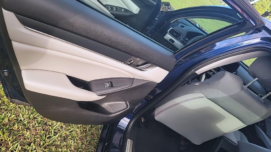 2004 Honda Accord Image 9