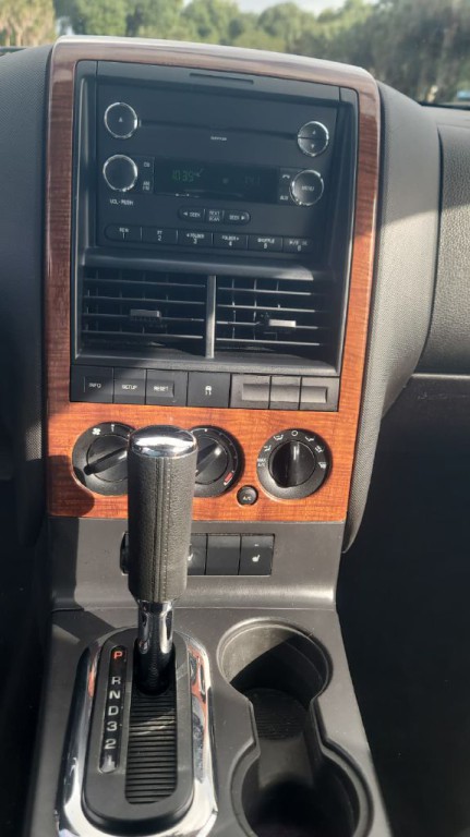 2010 Ford Explorer Image 11